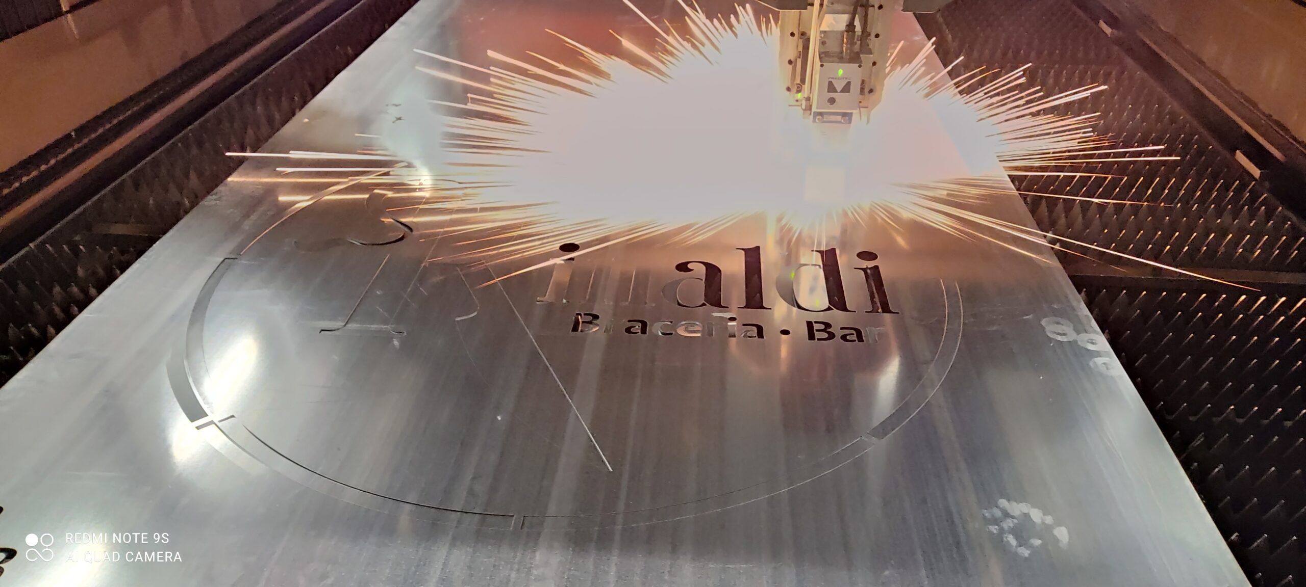 Servizio di taglio laser su metalli fino a 10mm di spessore